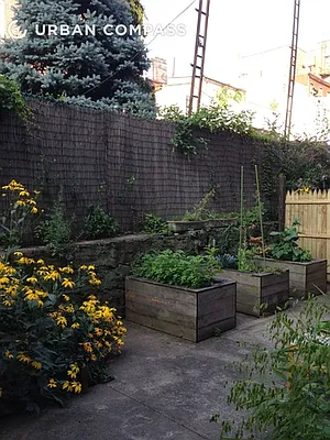 Rented by Compass | media 12