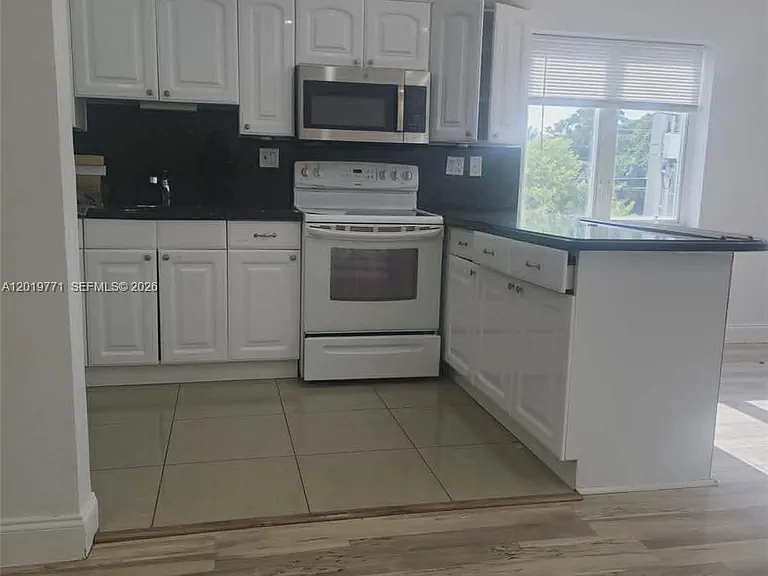 3114 E Sunrise Blvd #3114 — Photo 4
