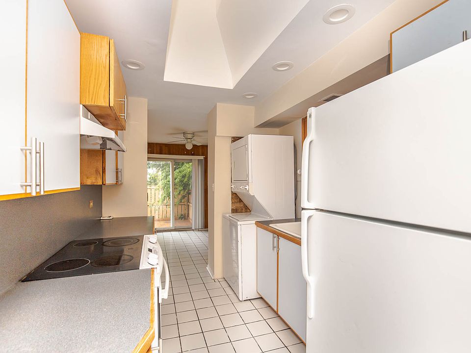 1st image of 415 W Armitage Ave #2