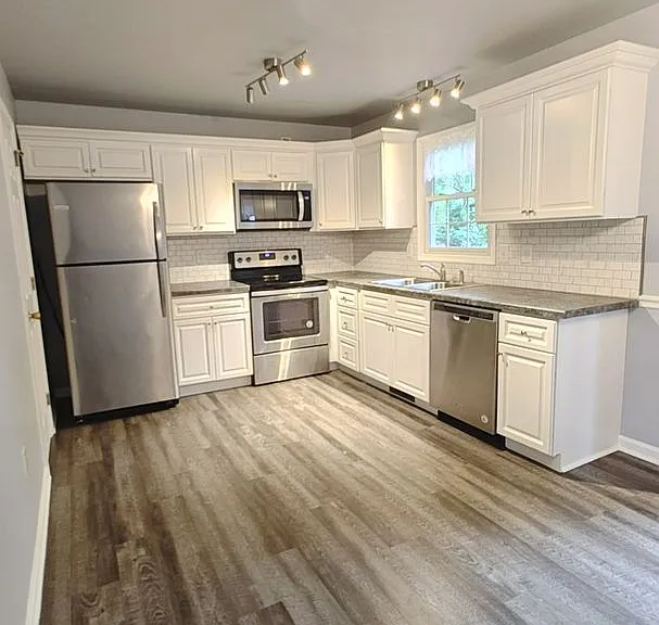 52 Michael Ct — Photo 14