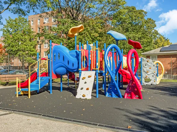 26-25 Union Street image 14 of 17