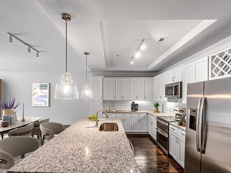 The Residence at Southpark — Photo 6