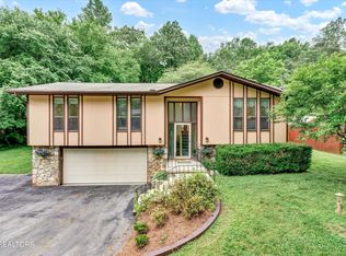 418 Ivanhoe Rd, Powell, TN 37849