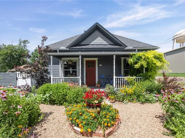 214 S 8th St, Humboldt, KS 66748
