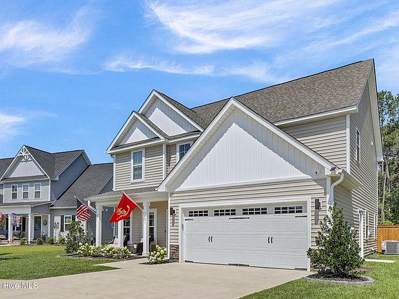 2nd image of 821 Cooke Drive