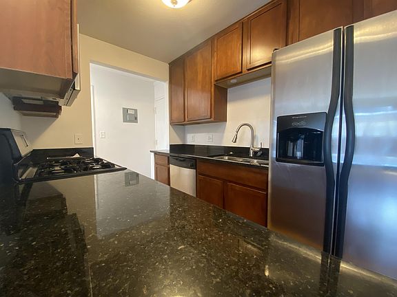 3rd image of 3120 Hennepin Ave Unit 203