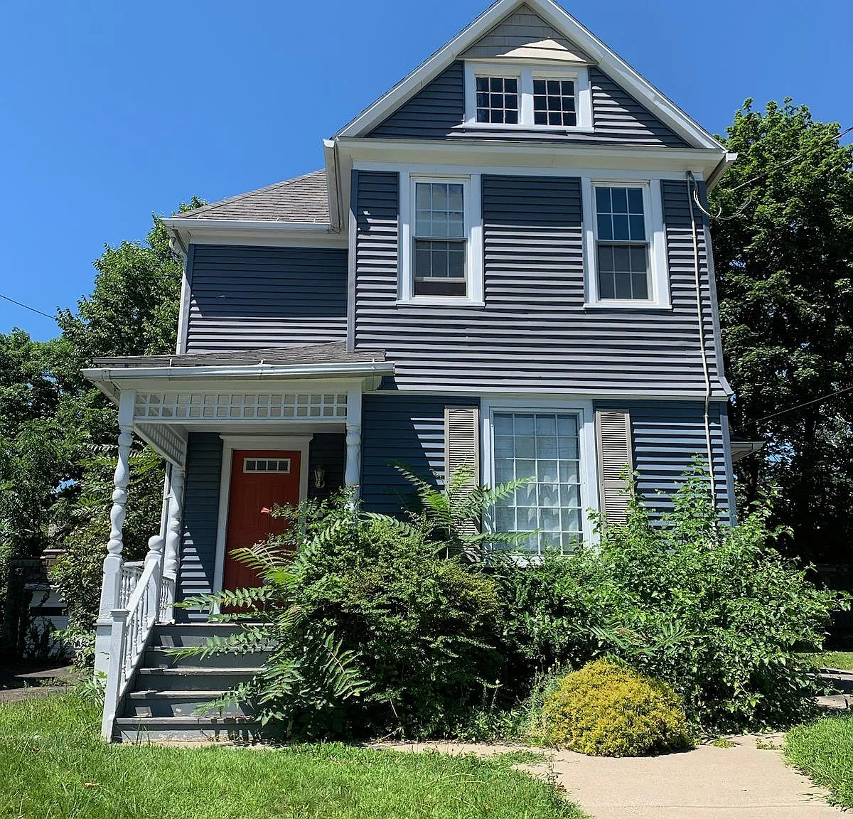 5 bed, 1.5 bath, 1712 sqft, $3,725 — Photo 1