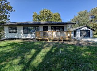 821 W 13th Ct, Trenton, MO 64683