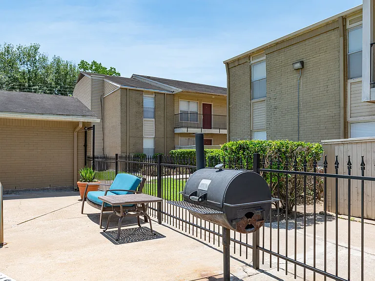 Meyerland Court Apartments — Photo 10