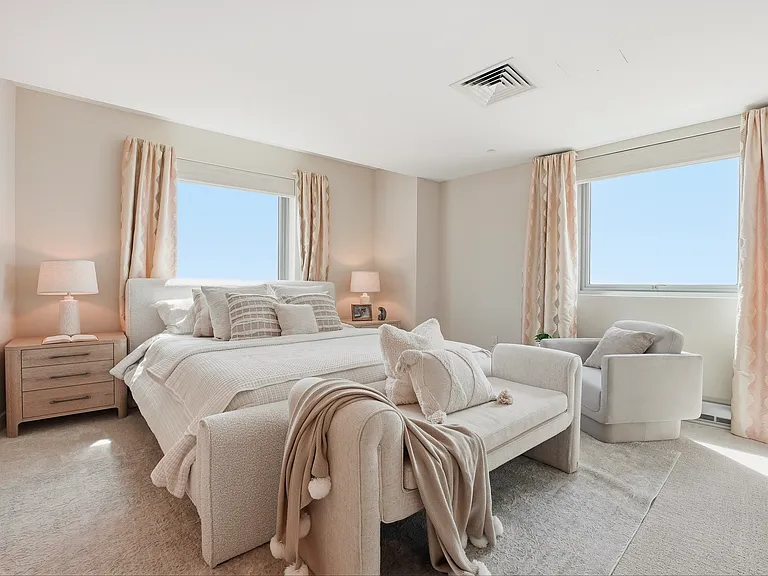 1 Miranova Pl #1840 — Photo 22