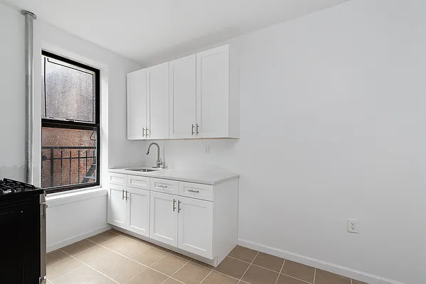 Rented by Citi Luxe Realty, LLC | media 18