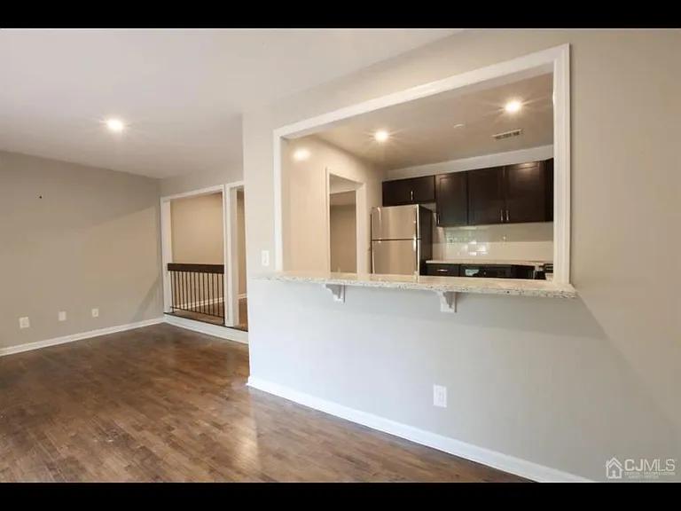 4004 Hana Rd — Photo 2