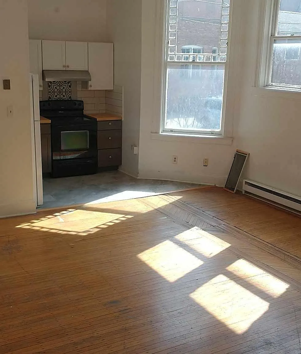 1 bed, 900 sqft, $1,325 — Photo 3