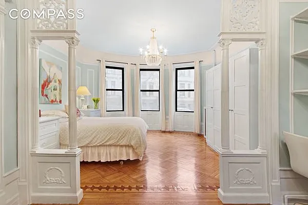 Sold by Compass | media 1