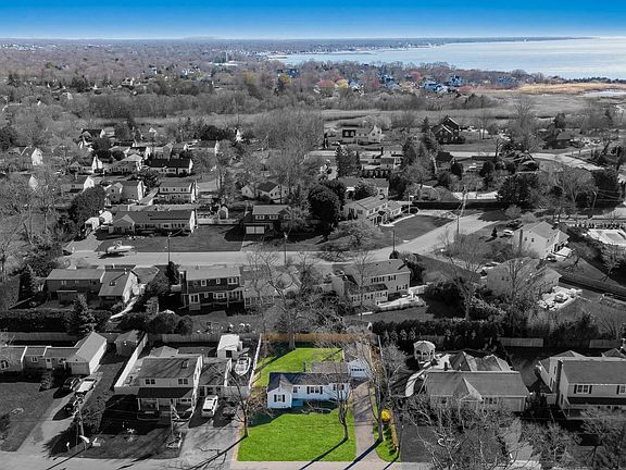 3rd image of 20 Willyn Road