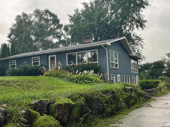 3132 Bailey Rd, Sun Prairie, WI 53590