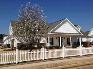 301 Live Oak Ct, Kathleen, GA 31047