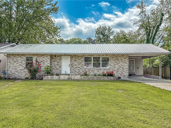 403 N Arch Ave, Green Forest, AR 72638