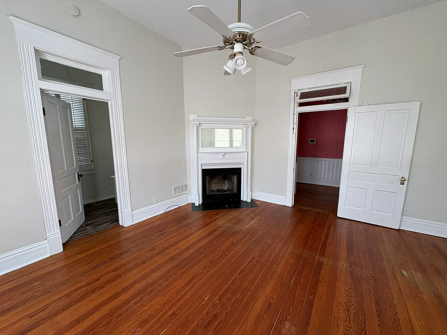 4 bed, 2.5 bath, 2272 sqft, $2,400 — Photo 3