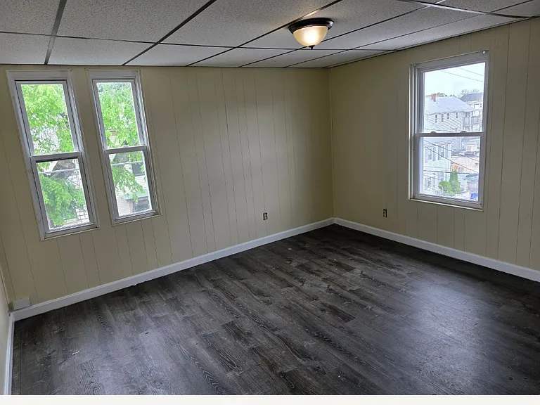 16-18 Hedley Ave #3 — Photo 4