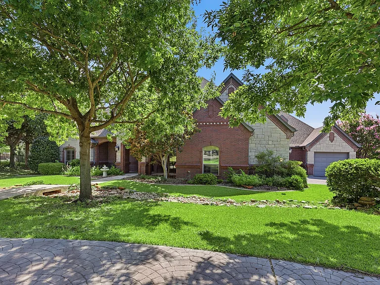 1453 Whitley Rd — Photo 38