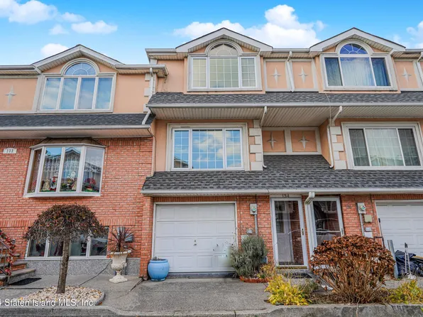 134 Alex Cir, Staten Island, NY 10305