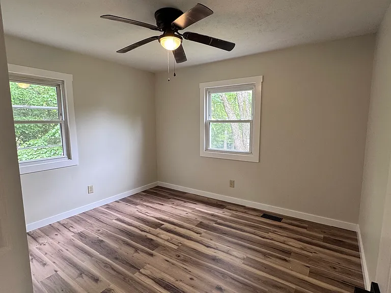 135 Hunter Ave — Photo 7