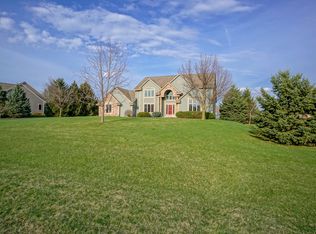 848 Burr Oak Ln, Oconomowoc, WI 53066
