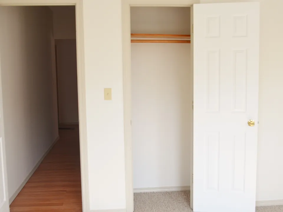 50 Elliott St