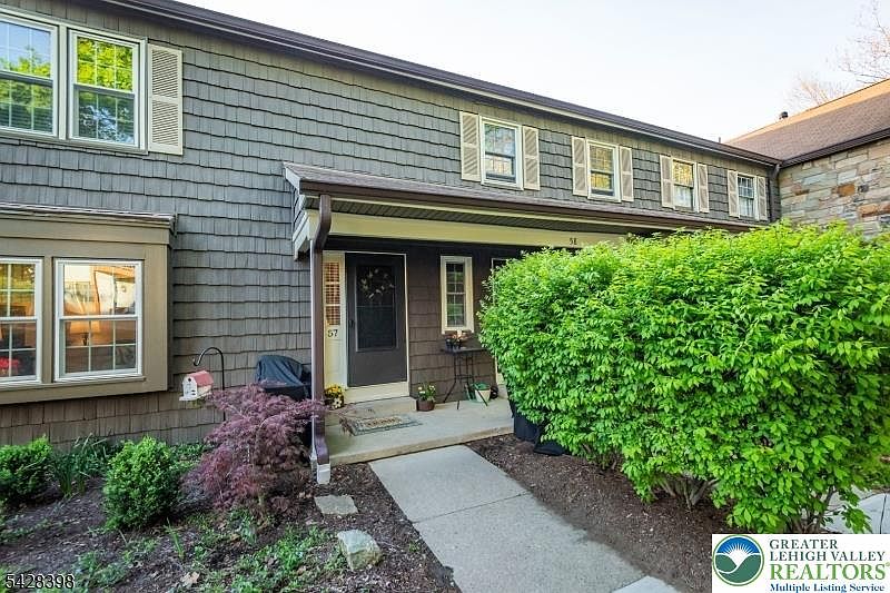 1st image of 57 Oriole Dr