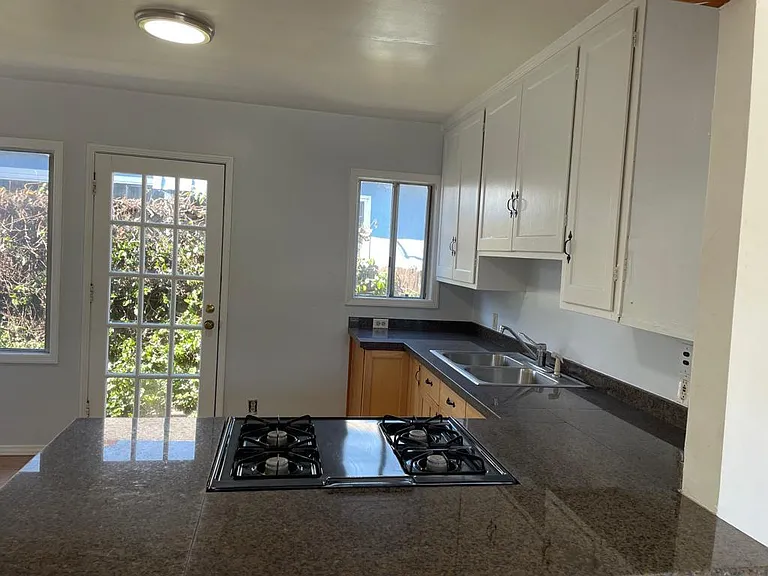 1398 Curtis St — Photo 4
