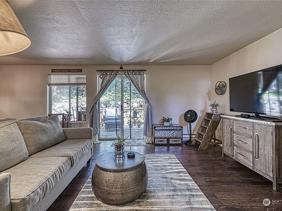 3rd image of 7686 Shilohwood Place NW