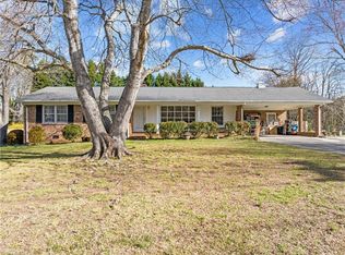 118 Tangle Dr, Jamestown, NC 27282