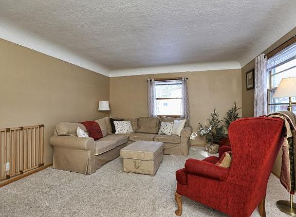 3rd image of 14615 Canada Ave
