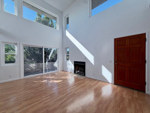 4th image of 2660 Lake Ave APT 17