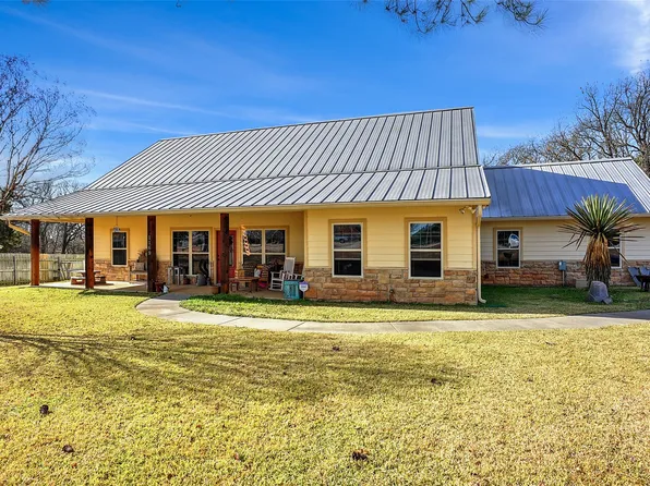 1169 Desvoignes Rd, Denison, TX 75021