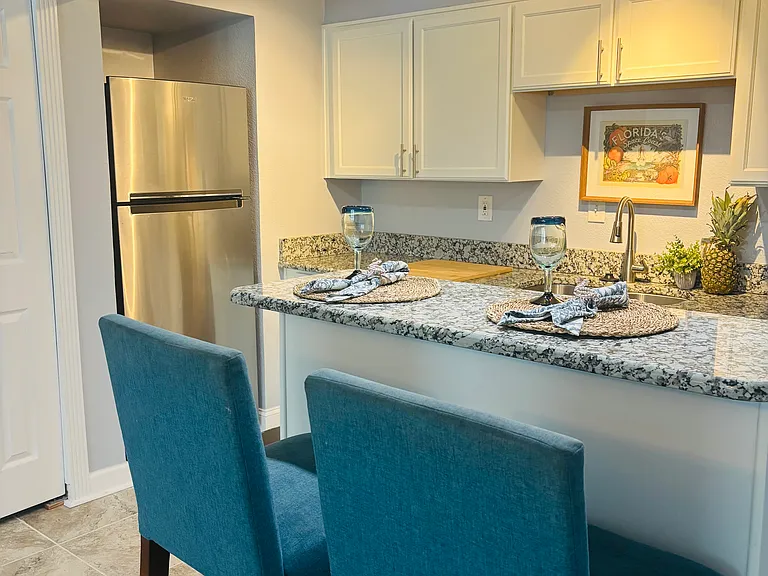 302 Lincoln Ave #7 — Photo 5