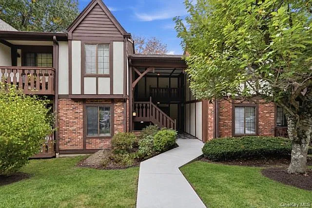82 Foxwood Cir