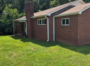 1239 8th St NE, Hickory, NC 28601