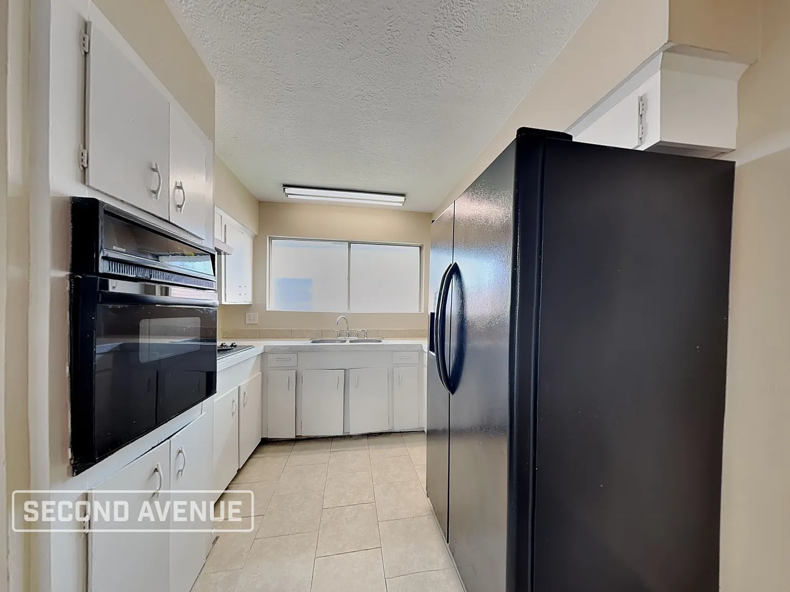3 bed, 2.0 bath, 1700 sqft, $1,550 — Photo 3