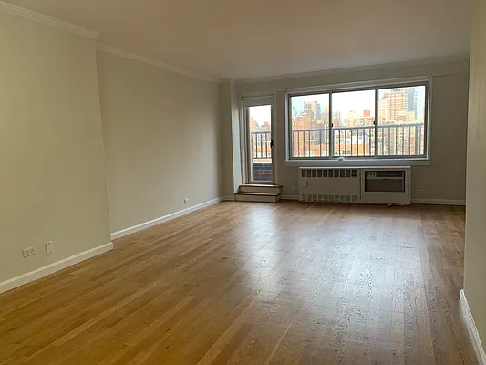 Rented by Stonehenge NYC LLC | media 19