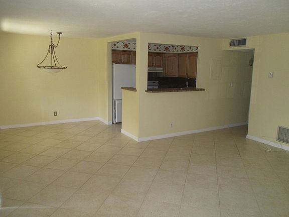 3rd image of 4700 N Flagler Dr APT 106