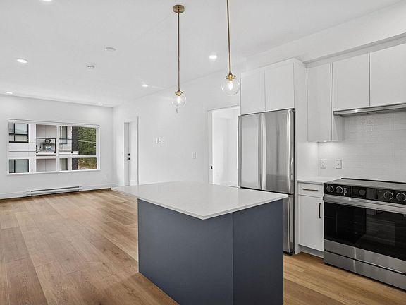 2nd image of 20286 72b Ave #305