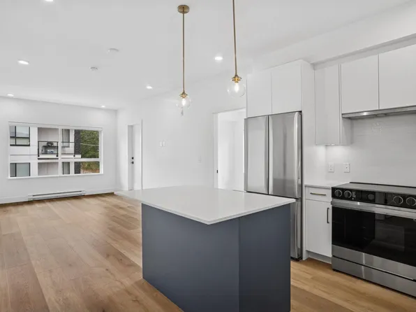 20286 72b Ave #208, Langley, BC V2Y 3X4