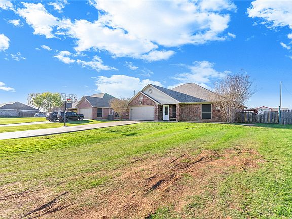 3rd image of 803 Green St