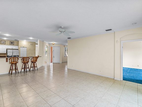 5th image of 8082 Aberdeen Drive #102
