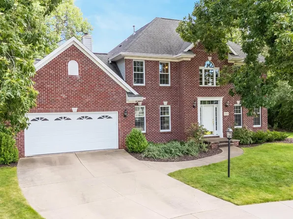 2545 Lamplight Ct, Oshkosh, WI 54904