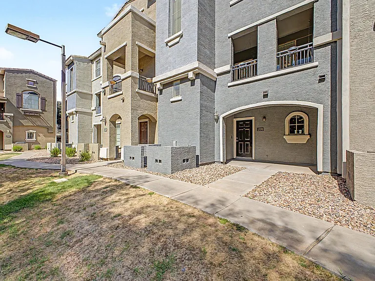 2402 E 5th St #1570 — Photo 31