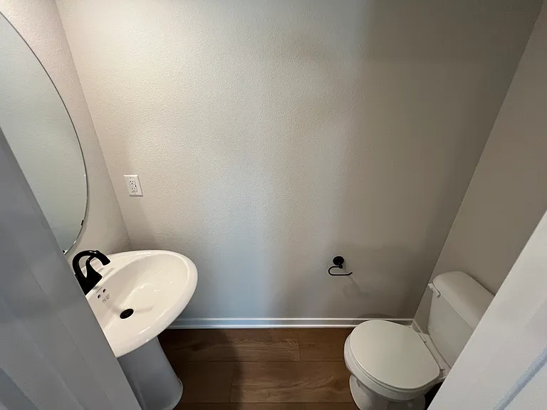 601 NE Hart Ln #1 — Photo 21