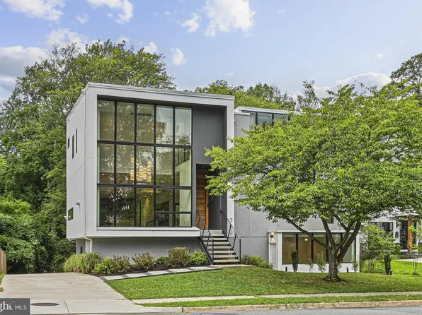 703 Meadow, Vienna, VA 22180